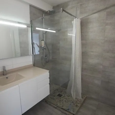 Beautiful 82m2, Wifi, Air Conditioning, Sea View & Pool & Tennis Apartamento